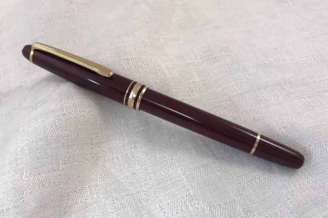 Montblanc Burgundy Classique Meisterstuck Fountain Pen Germany 14k Nib