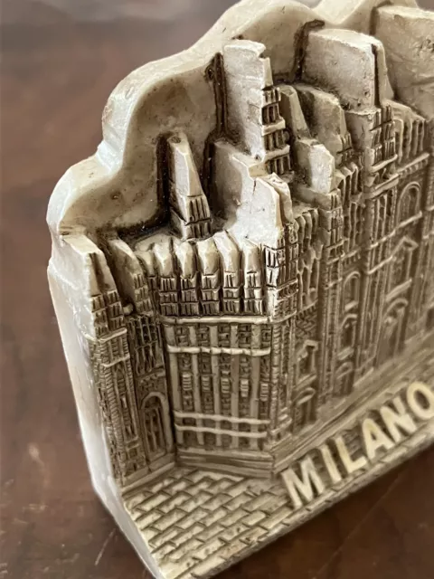 Duomo di Milano replica cathedral souvenir 6 x 6 x 2cm 2