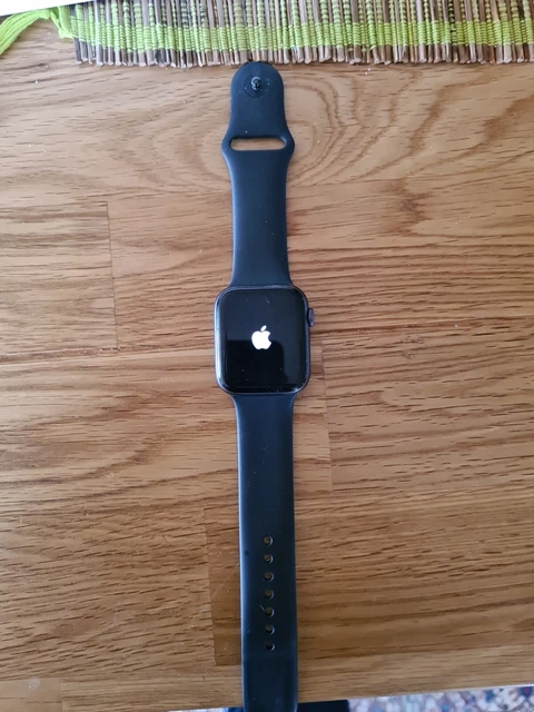Apple Watch Series 4 , 44mm Aluminiumgehäuse in Space Grau