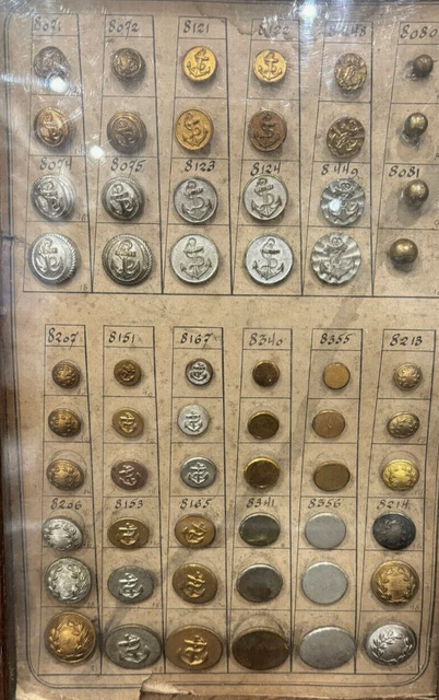 LOT DE 4 boutons de meuble anciens en laiton EUR 15,00 - FR