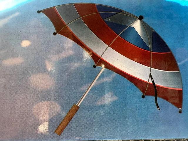Marvel  - ombrello Grande Captain America NUOVO CON ETICHETTA . Vedi Descrizione