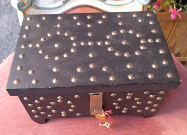 Portagioie Scatola Scrigno In Legno Nero Opaco Con Borchie Dorate Vintage Anni70