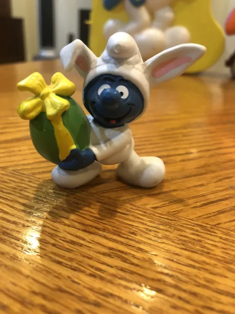 20496 Easter Bunny Smurf 2” White Variant Vintage Figurine 1982 Portugal