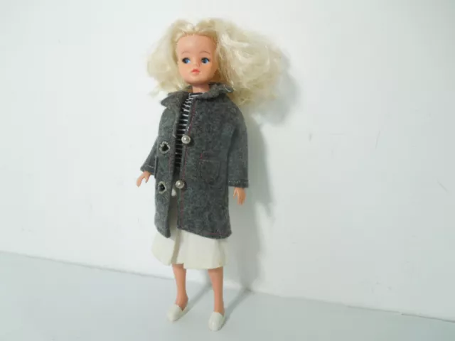 Vintage Sindy Doll 033055X + Happy Traveller Coat + Sindy Outfit VGC