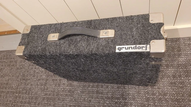 Grundorf MFG 2-space Heavy duty Rack Road or Flight Case