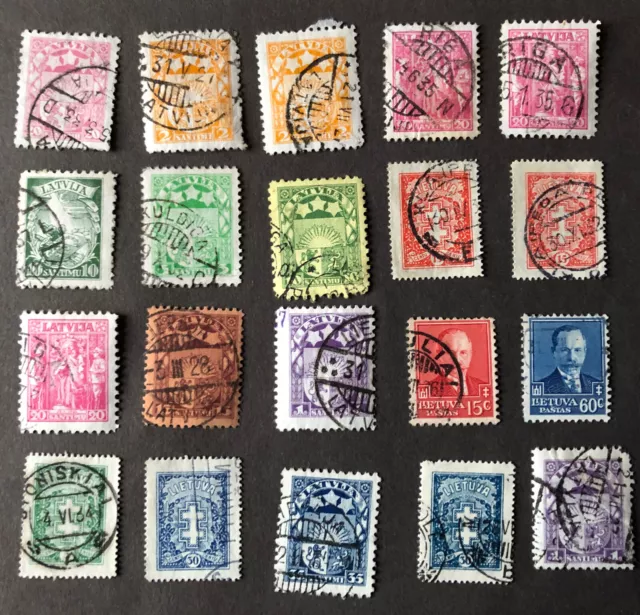 Lettland Latvija  Lot mit 20 alten Briefmarken gestempelt papierfrei