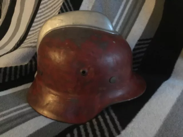 Stahlhelm, FW, Modell 35, mit Schutzkamm