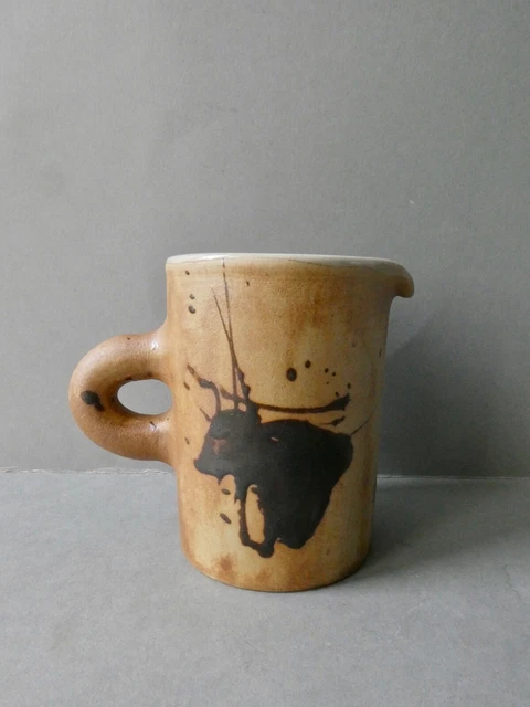 pichet en grès signé Poterie de la Colombe, années 60