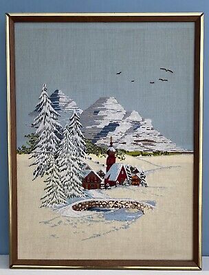 "Chalet de invierno vintage 1974 enmarcado con aguja crewel montañas esquí de nieve 25""x19"""