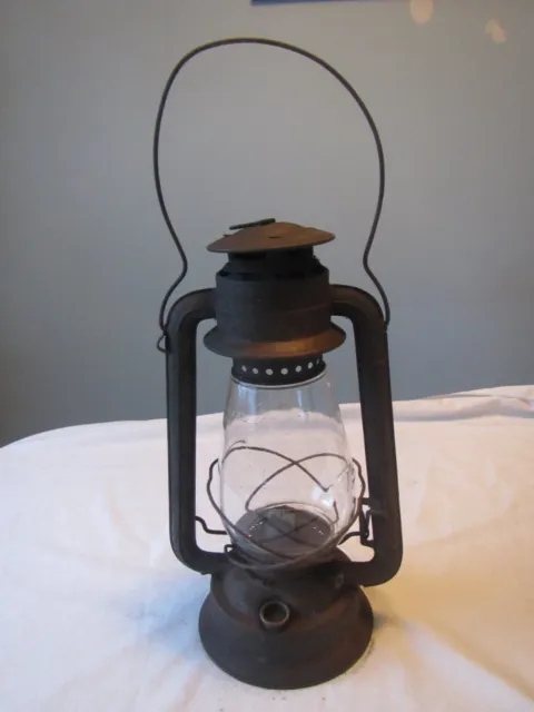 vintage  Dietz No 2 Blizzard  kerosene lantern with blizzard globe