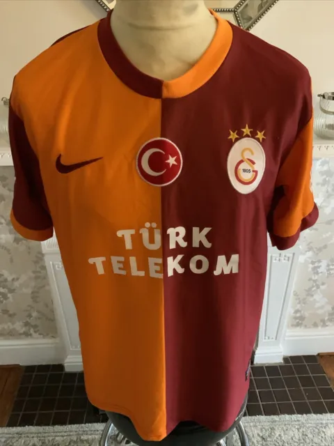 Galatasaray 2013/14vHome Shirt. Medium