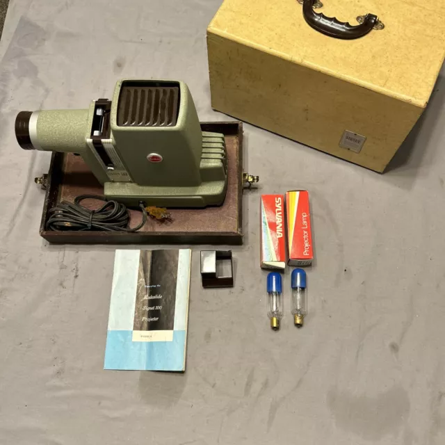 Kodak Kodaslide Signet 300 Projector Model A With Case, Manual, Bulbs (Untested)