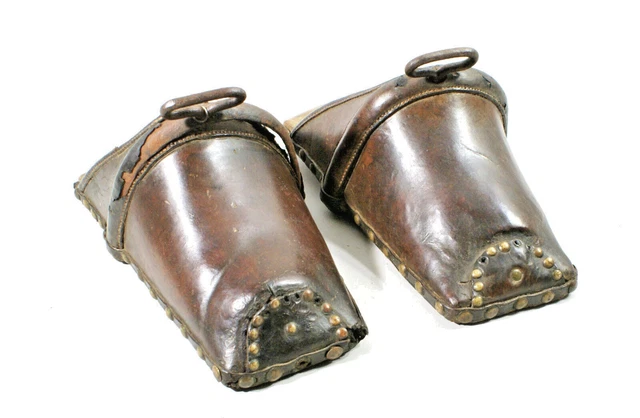 PAIRE D ANCIENS ETRIERS Cuir Et Bois XIX Cheval quitation PAIRE D ANCIENS ETRIERS Cuir Et Bois XIX Cheval quitation