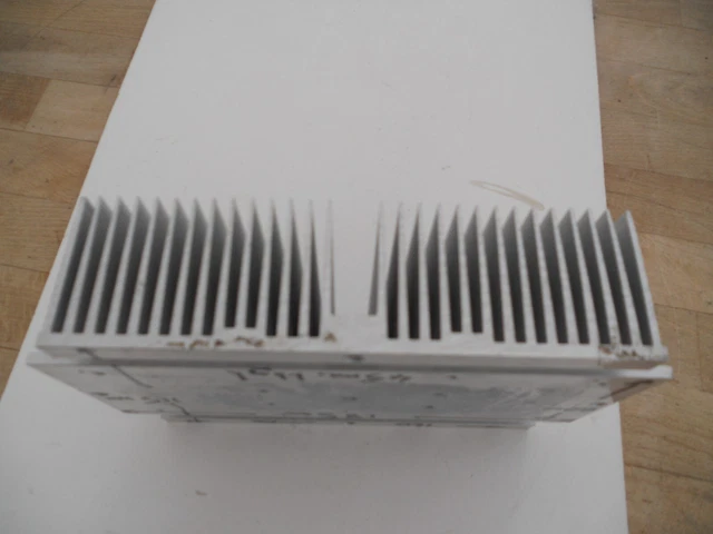 grande dissipatore di calore alluminio 185mmx115mmx45mm.- montato una volta per dem.