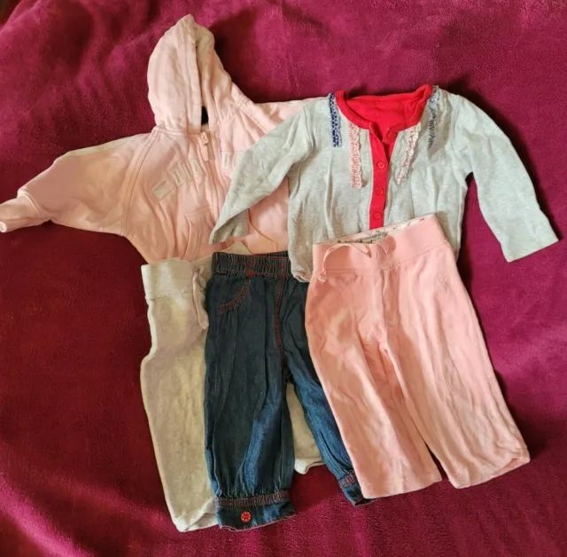 Pacchetto abbigliamento ragazza età 6-9 mesi x5 articoli - jeans - felpa con cappuccio - jogger - maglietta