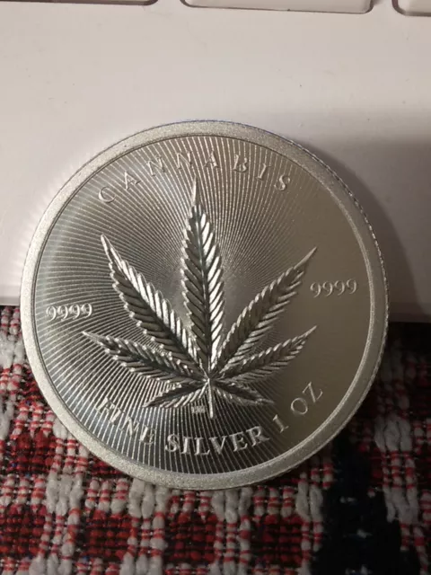 2024 CANNABIS 1 Oz Silver Coin 5000 Francs Chad in capsule .9999 LOT#361