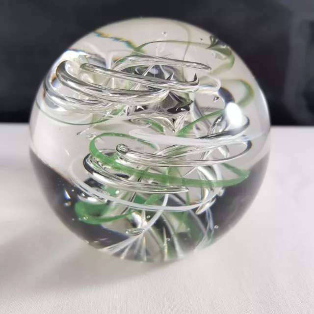 LANGHAM England Art Glass Sphere/Round Paperweight Green & White Streamer Swirls 2