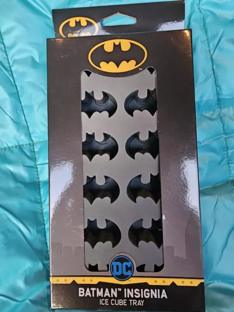 DC Comics Batman Insignia / Logo Silicone Ice Cube Tray ~BRAND NEW~