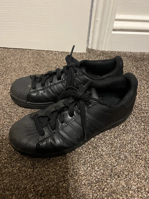 Womens black online adidas superstar trainers