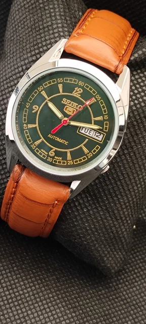 Vintage Seiko 5 Automatic Japan Made Day Date Men's Wrist Watch Looking Good 3