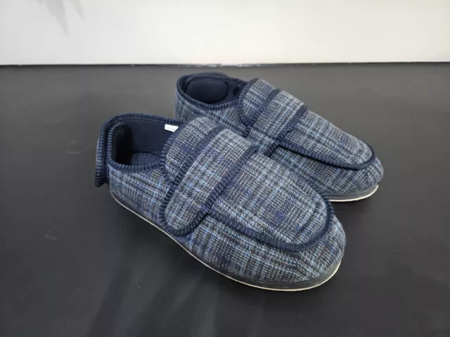 Pavers slippers online size 4