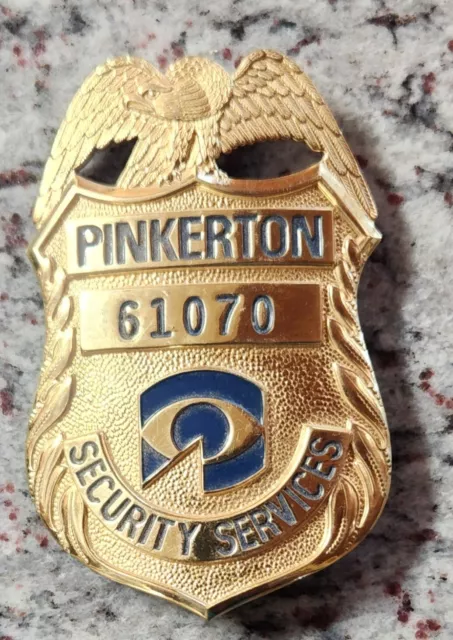 Vintage  PINKERTON SECURITY SERVICES Gold Tone  Badge # 61070 - Nice Condition