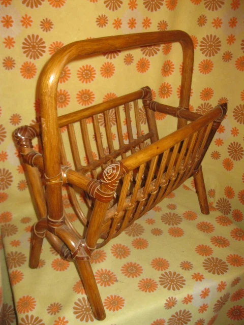 Porte revue en bois et cannage , vintage . | Selency