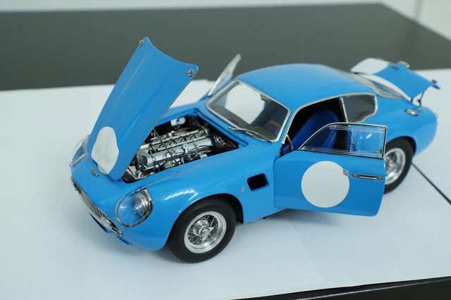 Die-cast Sentee: ASTON MARTIN DB GT Zagato #1 Le Mans, 1961 - CMC M-139