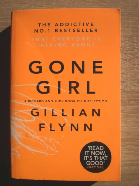 Gone Girl: by Gillian Flynn (Paperback) Used - Very Good