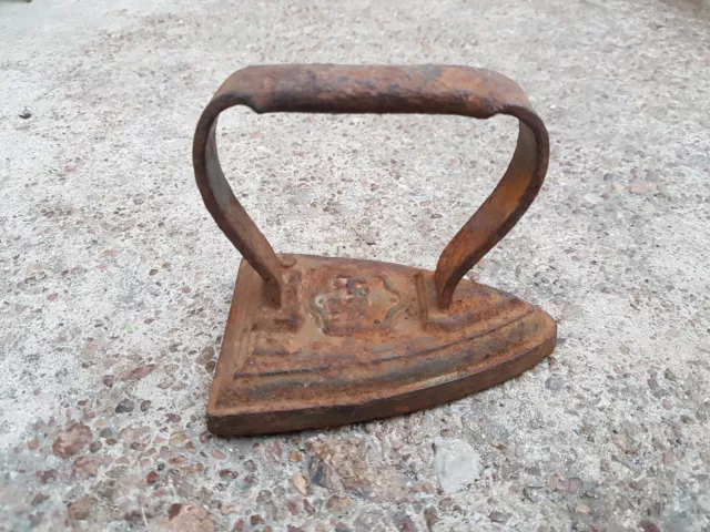 Vintage Old Small Iron For Ironing Handkerchief Small Clothes Decorative I36