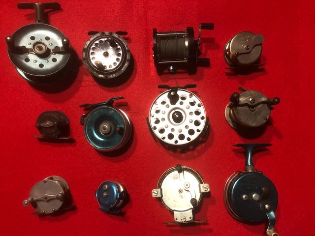 LOTS DE 2 anciens moulinets de pêche EUR 20,00