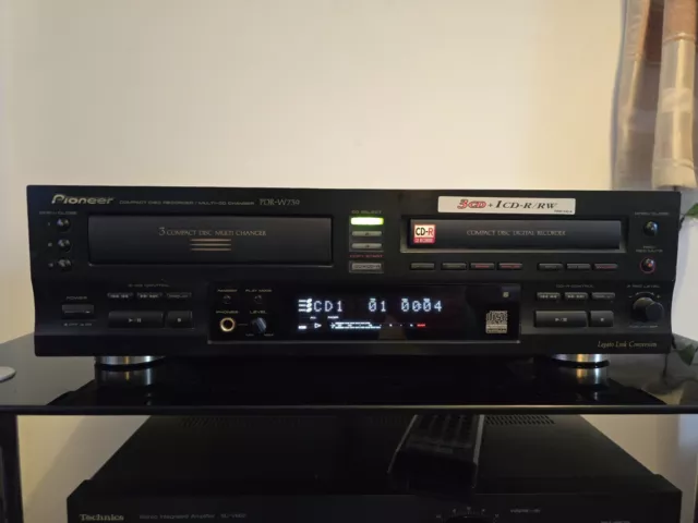 Pioneer PDR W739 CD recorder + 3 CD Multi Player Deck - Faulty