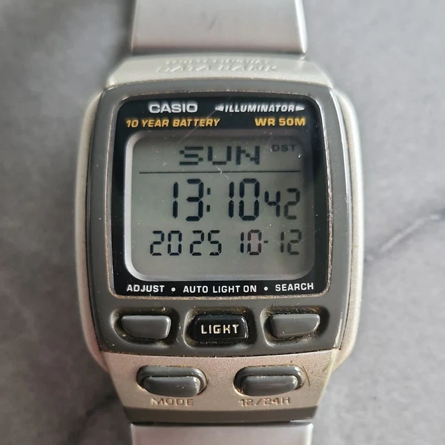 CASIO DB-37H 2524 Multi Lingual Data Bank Illuminator Vintage
