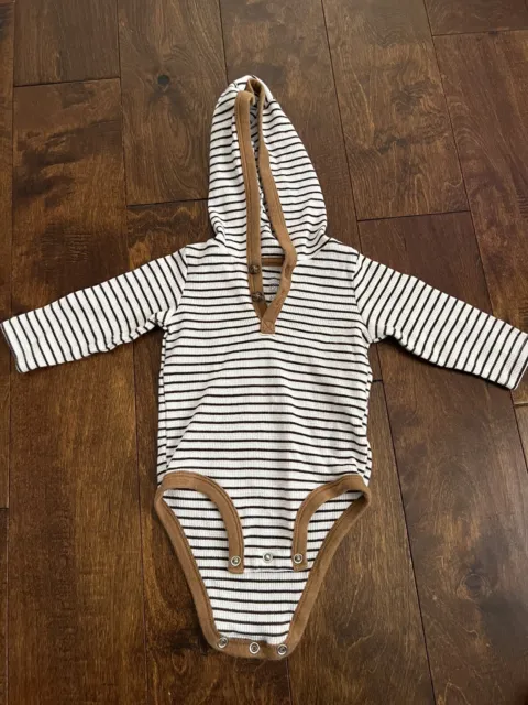 Carters Hooded Bodysuit One Piece Size 6 Month