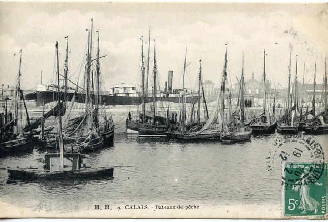 Carte Postale / Calais Bateaux De Peche