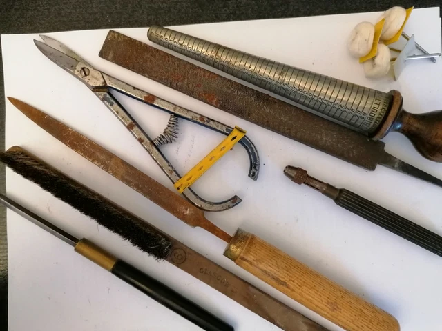 Outils Horlogerie Anciens – Curiosité Vintage Années 60, Avec Fioles (occasion)