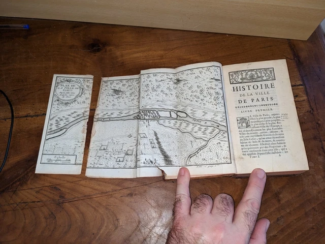 Histoire De La Ville D'Évian – Camille Perroud, 1927, Livre Illustré, état Correct