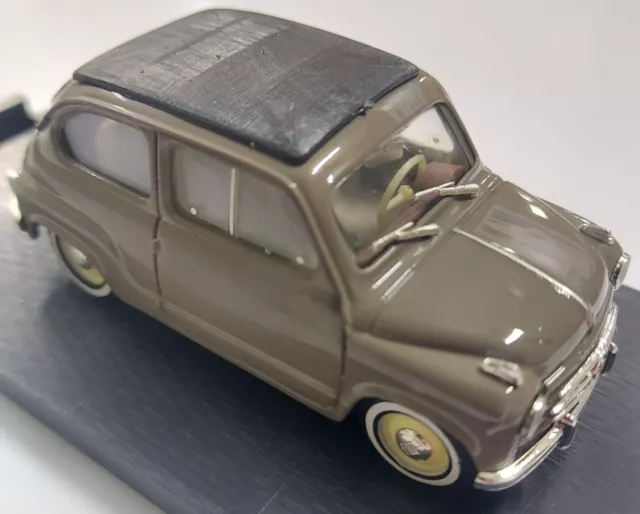 Brumm R249 Fiat 600 trasformabile 1956 chiusa, die-cast 1:43 3