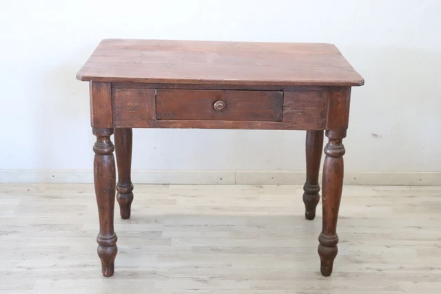 Piccolo scrittoio antico in legno di pioppo, XIX secolo