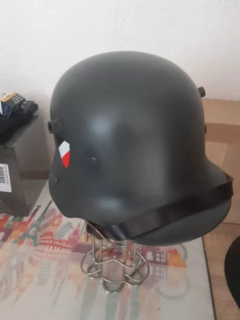 1.Wk Stahlhelm M16/M17 Preussen Repro