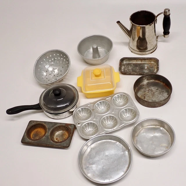 Toy Pots Pans Baking Sheets Cake Kitchen Set Vintage Metal - 11 Play Pieces ~J12 Toy Pots Pans Baking Sheets Cake Kitchen Set Vintage Metal - 11 Play Pieces ~J12