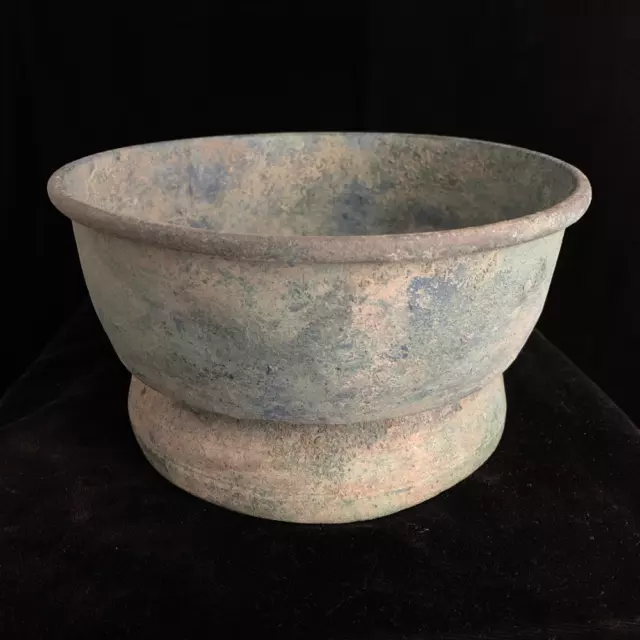 Large ancient SEAsian Khmer bronze jar/bowl with amazing patina 12th-13th c