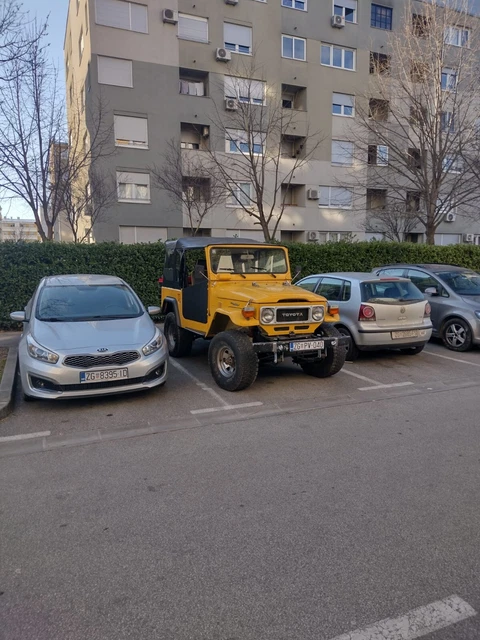 Toyota FJ 40 1982, frame off restored