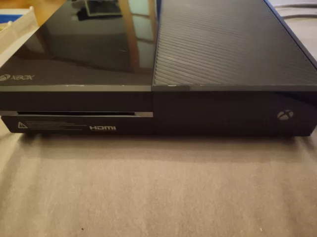 Microsoft Xbox One 500GB Spielkonsole - Schwarz 1540