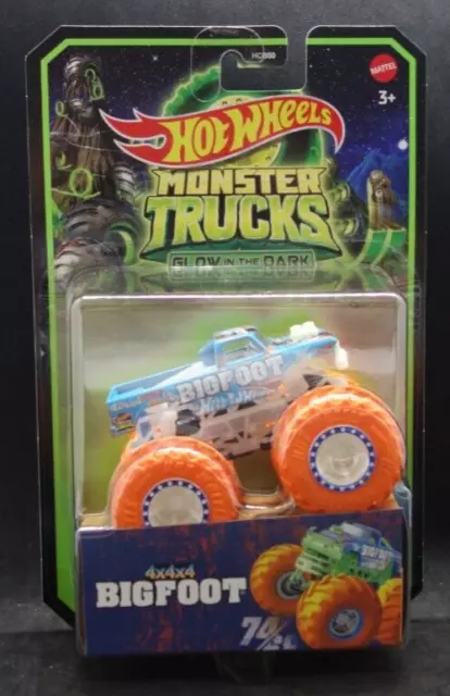 Hot Wheels Monster Trucks Epic Loop Challenge with Twin Mill Truck vs Car  Toy