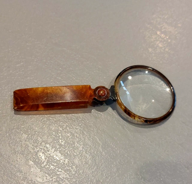 Loupe Ancienne Manche Plastique Imitation Ivoire - 28 Cm X 12,5 Cm