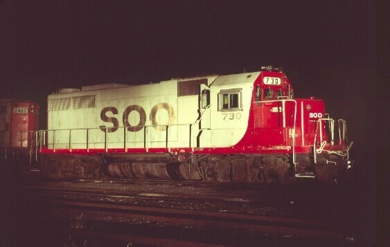SOO 730 GP-35 TIME EXPOSURE --- Original Slide T11-9