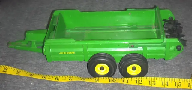 Ertl Farm Toy John Deere Hydra Push Manure Spreader 1/16 scale Diecast Implement