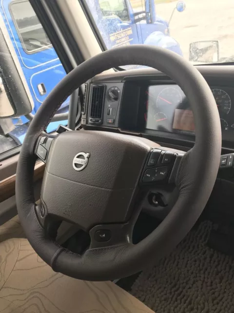 FOR VOLVO TRUCK Vnl 630 Real Brown Italian Leather Steering Wheel