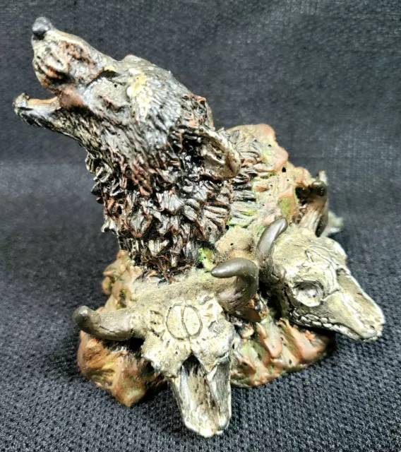 Vintage American Frontier Wolf Statue - Western Style Figure 3"